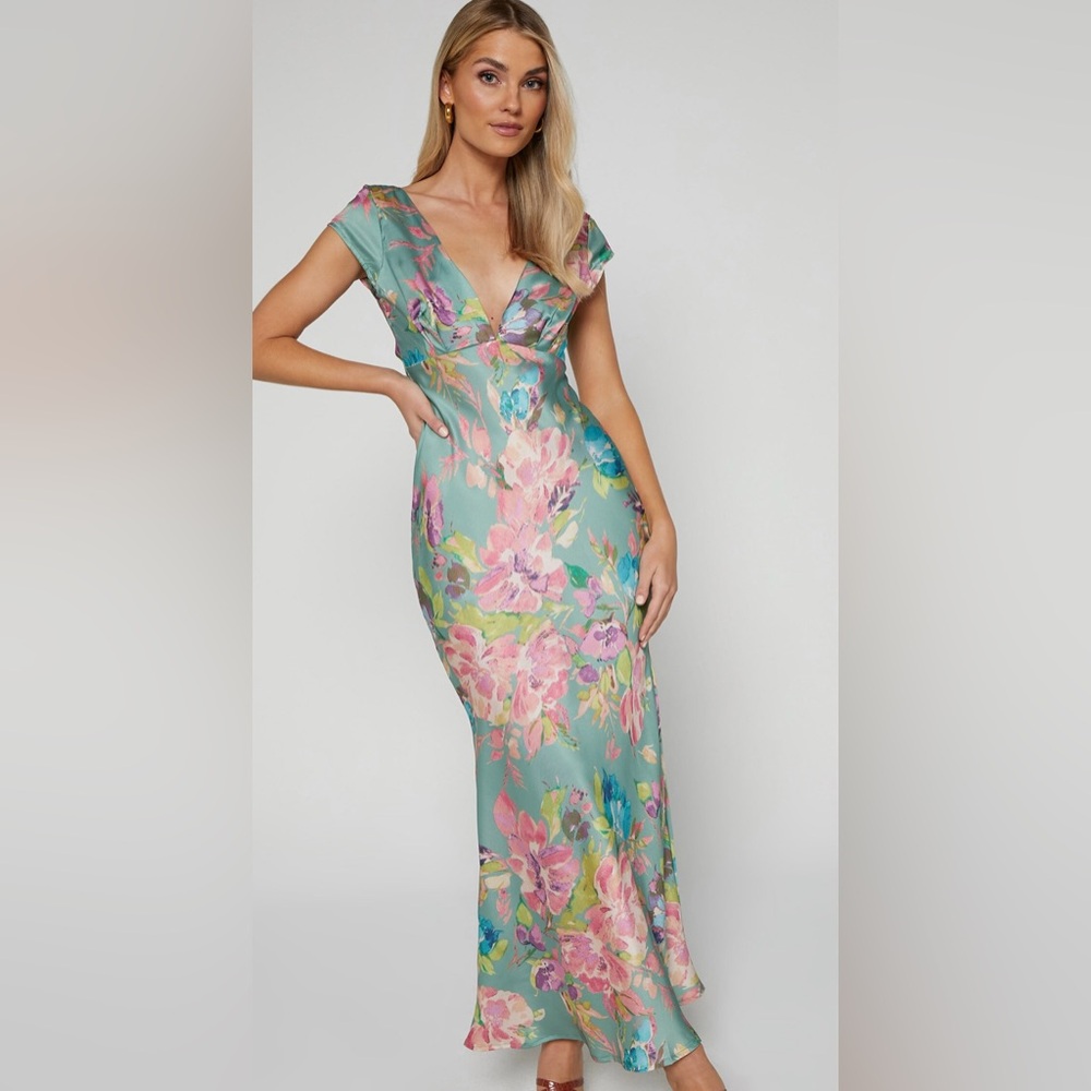 SHEILINA MIDI DRESS - PLUNGE NECK SHORT SLEEVE DRESS IN GREEN FLORAL
